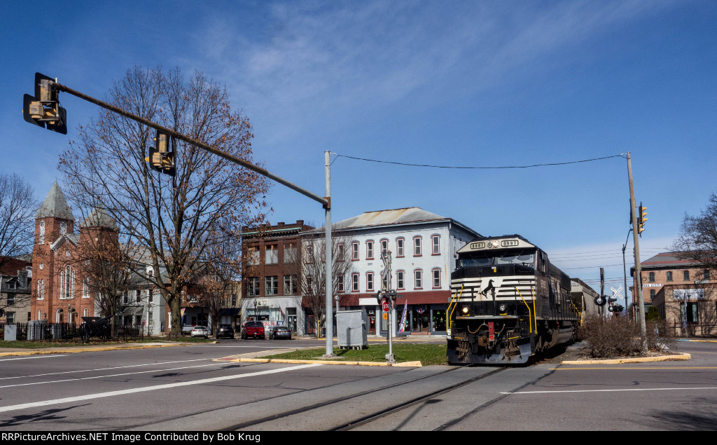 NS 6997 crossing Market Street in Sunbury ; southbound